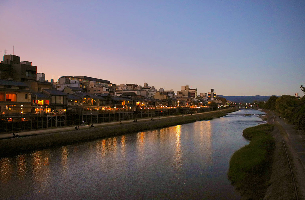 鴨川納涼床（鴨川）